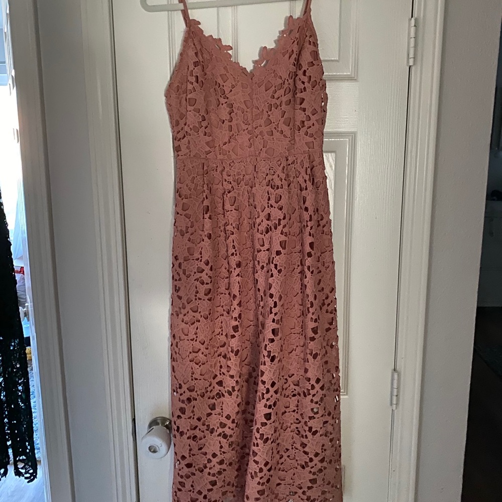 ASTR Lace Midi Dress - Dusty Pink